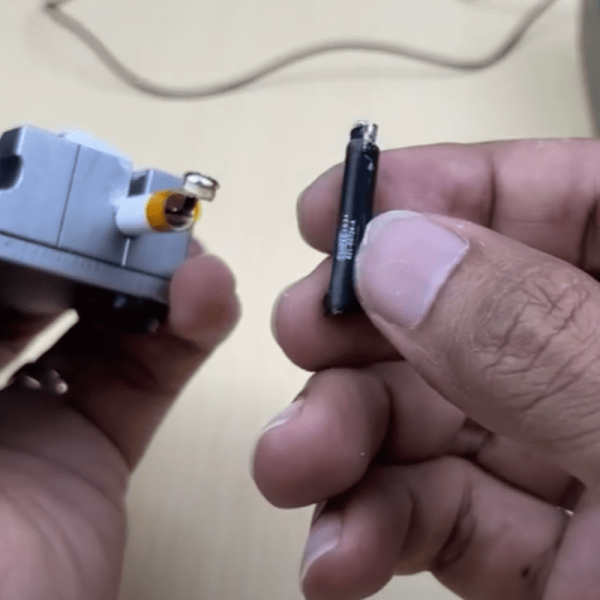 thay-pin-tai-nghe-airpods-gen-2 (6)