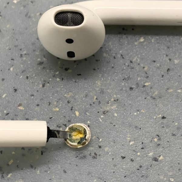 thay-pin-sua-chua-loa-micro-chan-sac-luoi-chong-nuoc-vo-ban-le-chip-nguon-am-thanh-airpods-pro-2-1-3 (1)