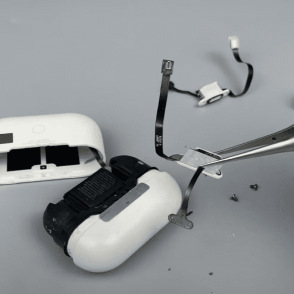 thay-cong-sac-hop-dung-sac-airpods-pro-gen-1-2-airpods-1-2-3 (4)