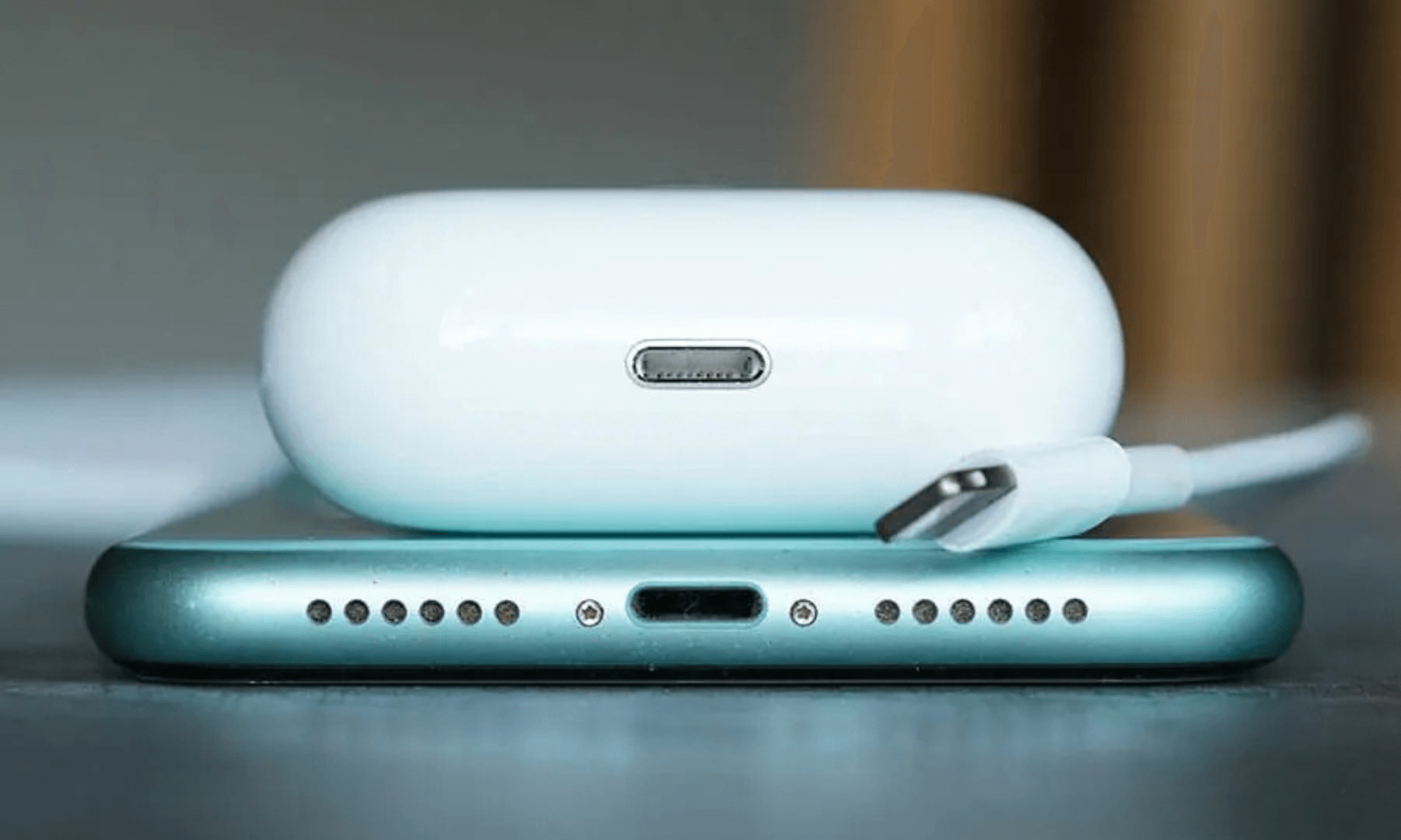 sua-cong-sac-Lightning-hop-sac-airpods-3png (1)