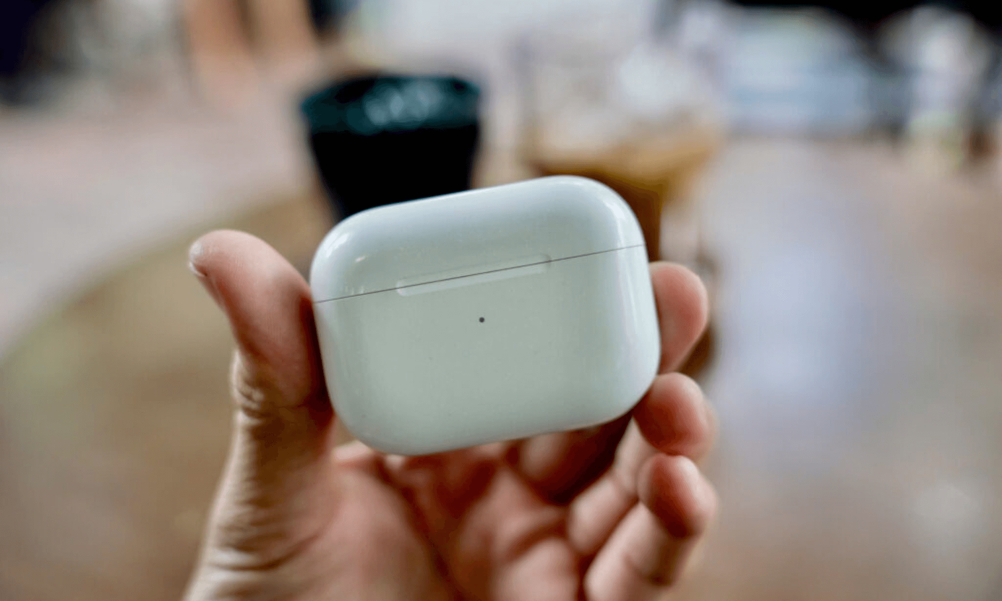 sua-loi-airpods-khong-sac-duoc (1)
