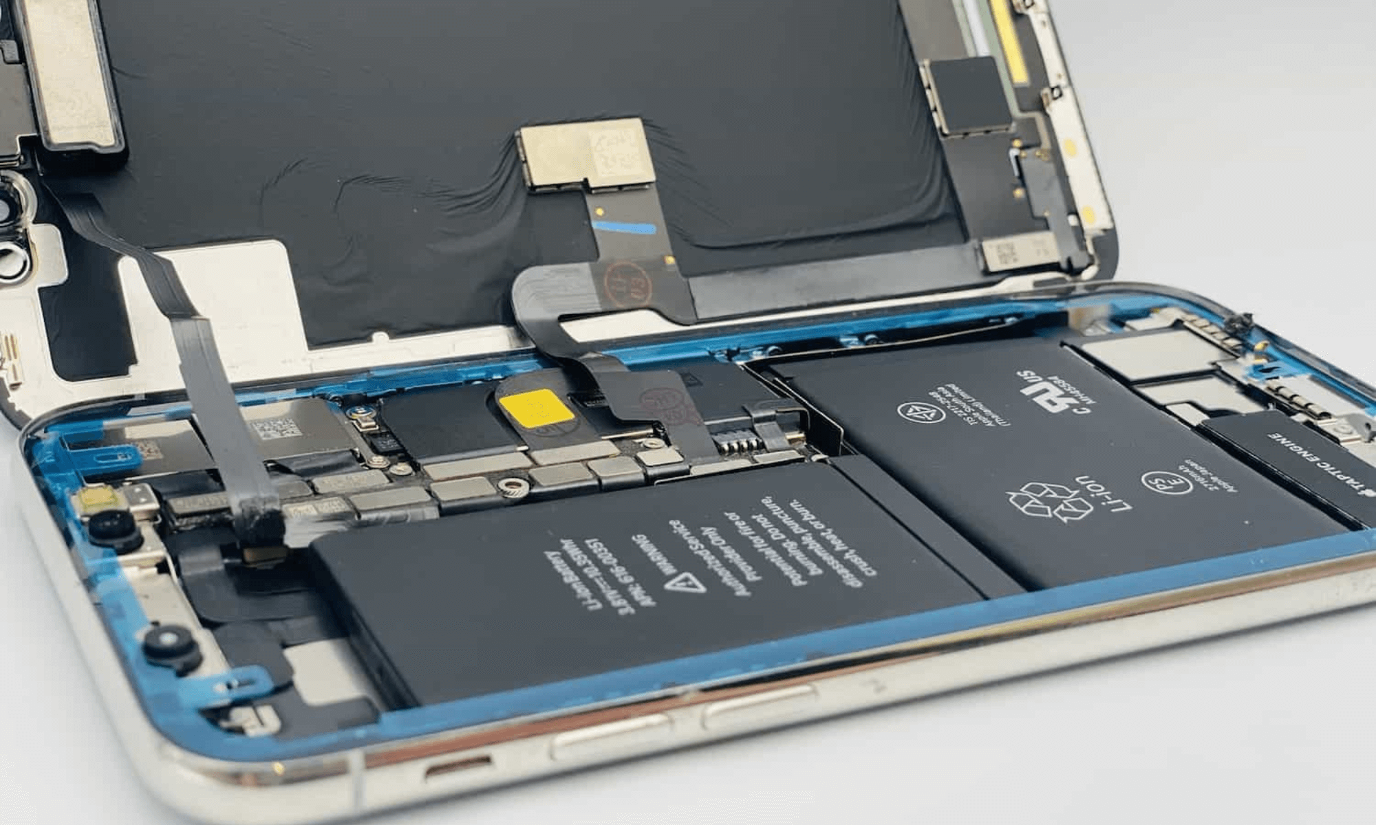 Thay-Man-Hinh-OLED-Cho-iPhone (4)