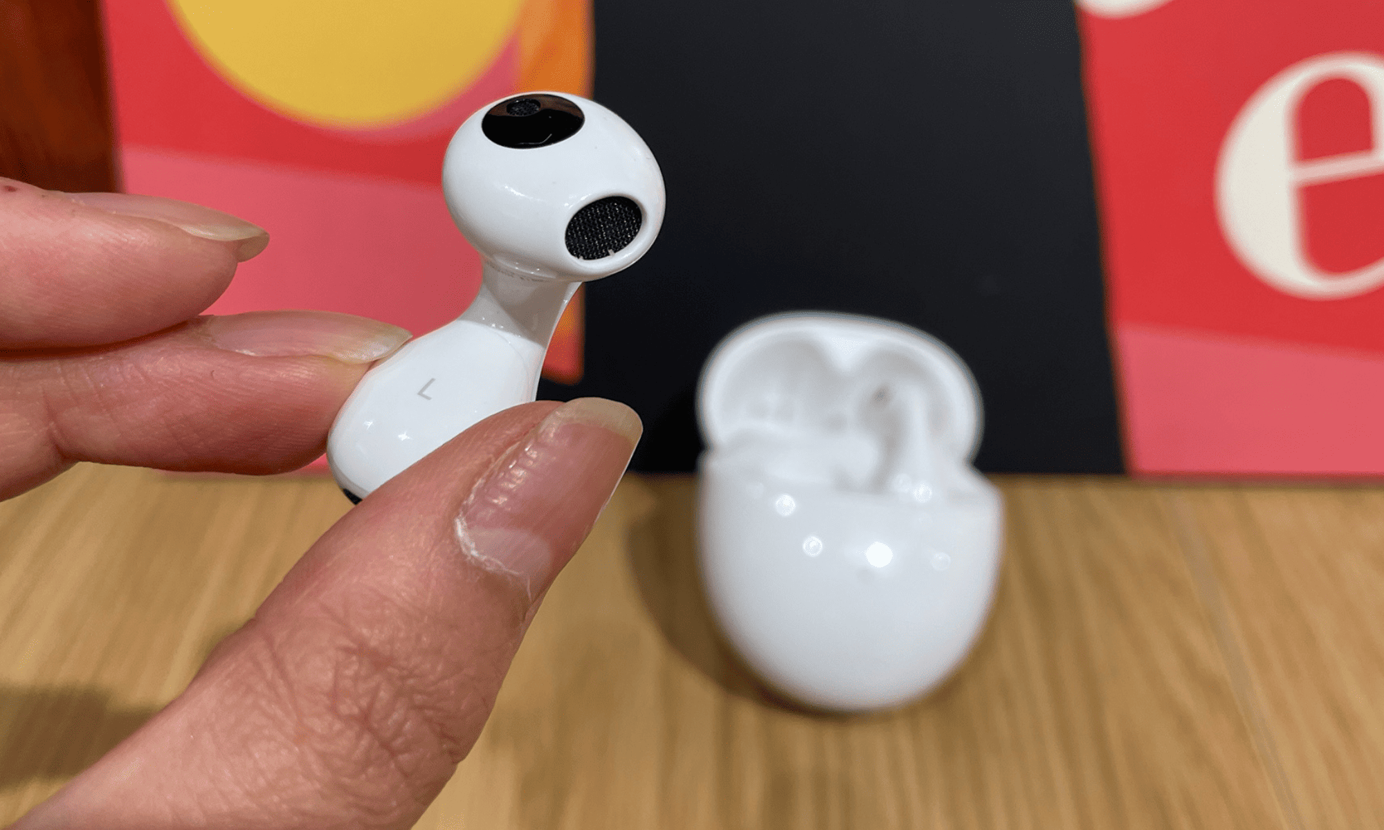 airpods-3-so-voi-Huawei-Freebuds-5 (1)