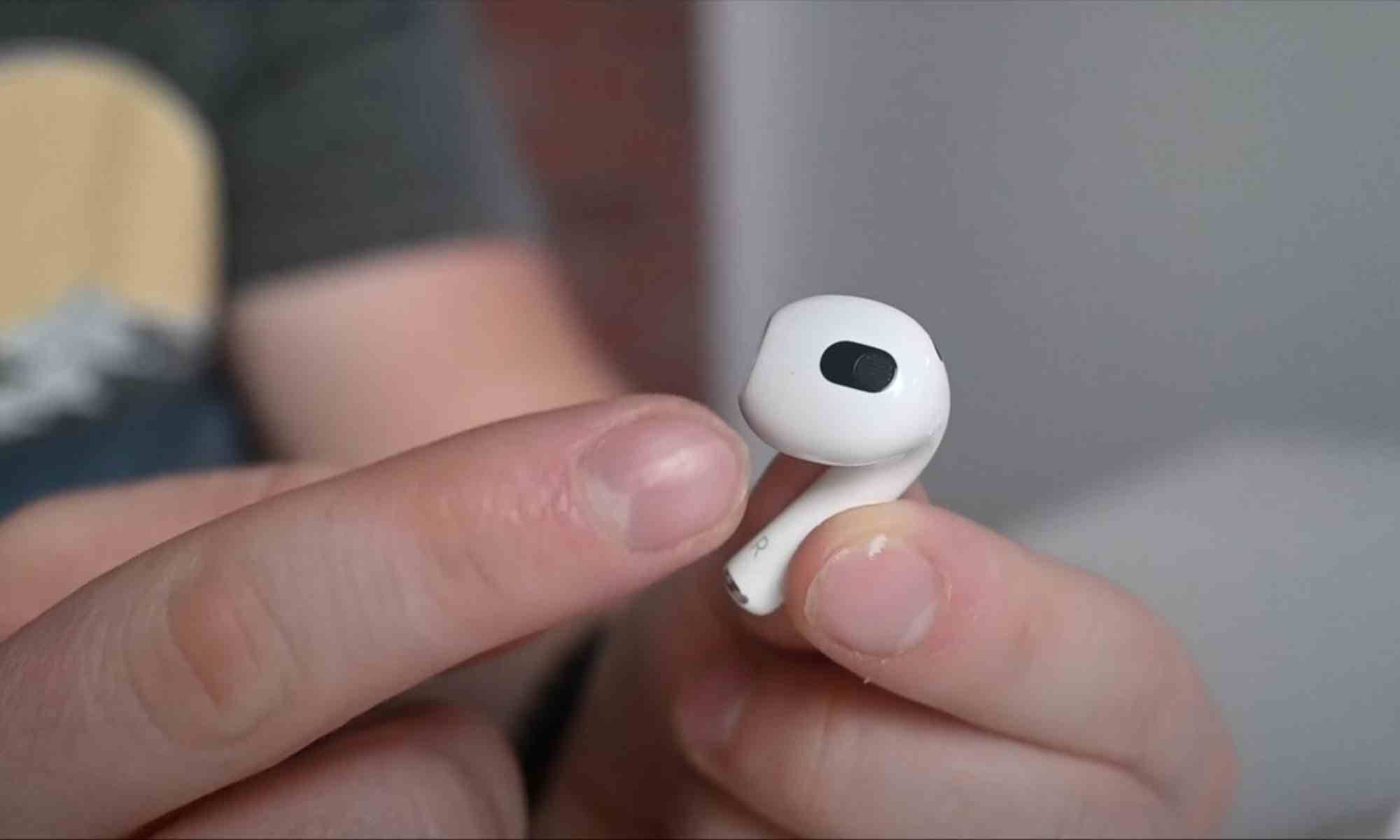 sua-loi-airpods-bi-loan-cam-ung (4)
