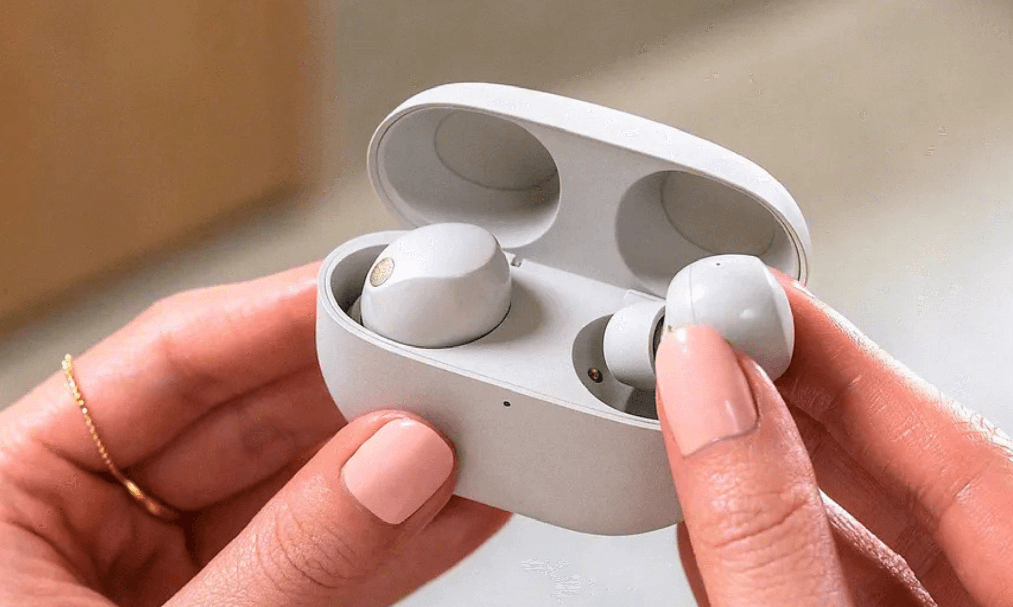 Airpods-4-ANC-So-Voi-WF-1000XM5 (1)