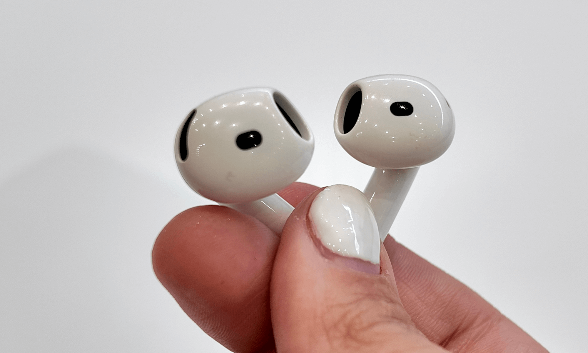 Airpods-4-ANC-So-Voi-WF-1000XM5 (1)