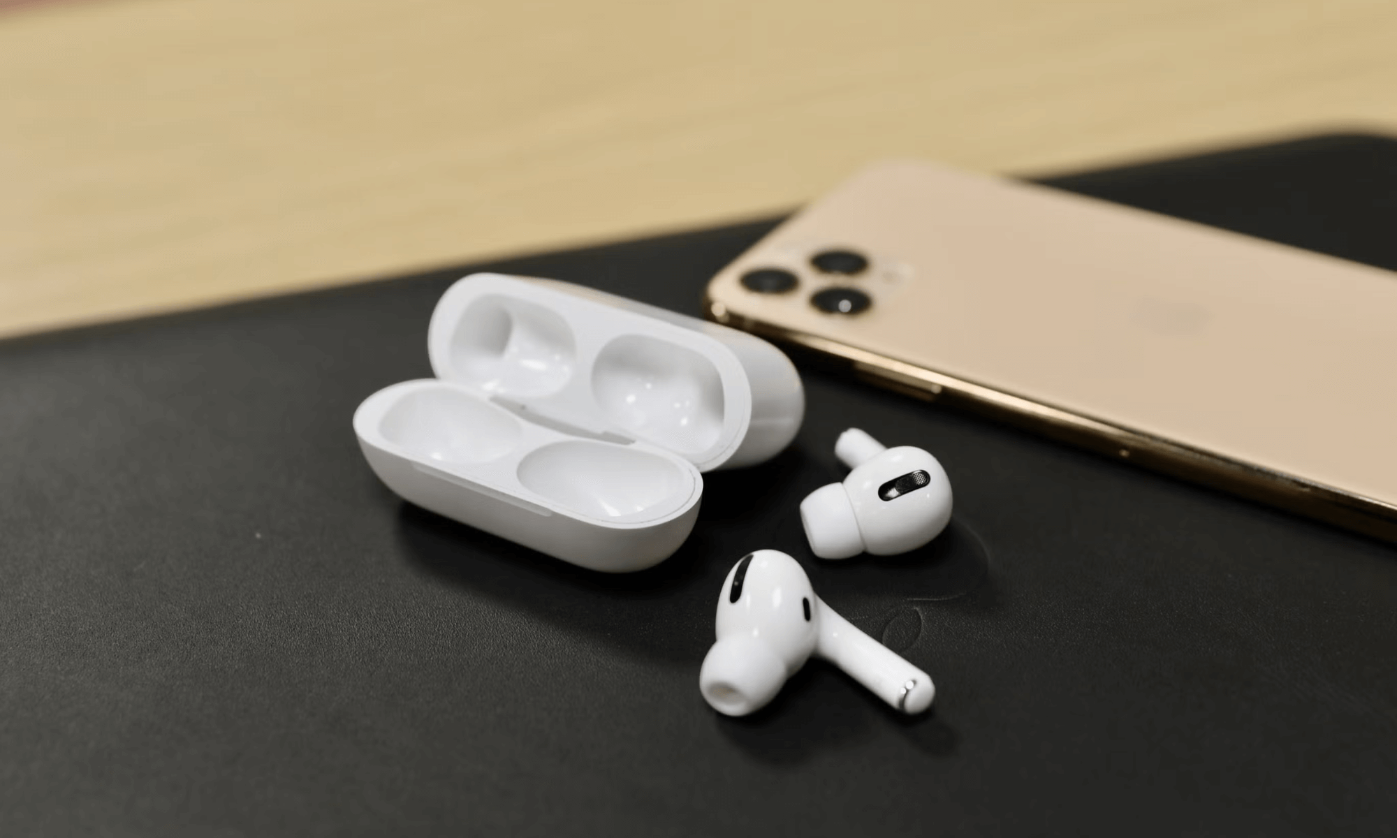 airpods-co-laser-doc-khau-hinh (3)