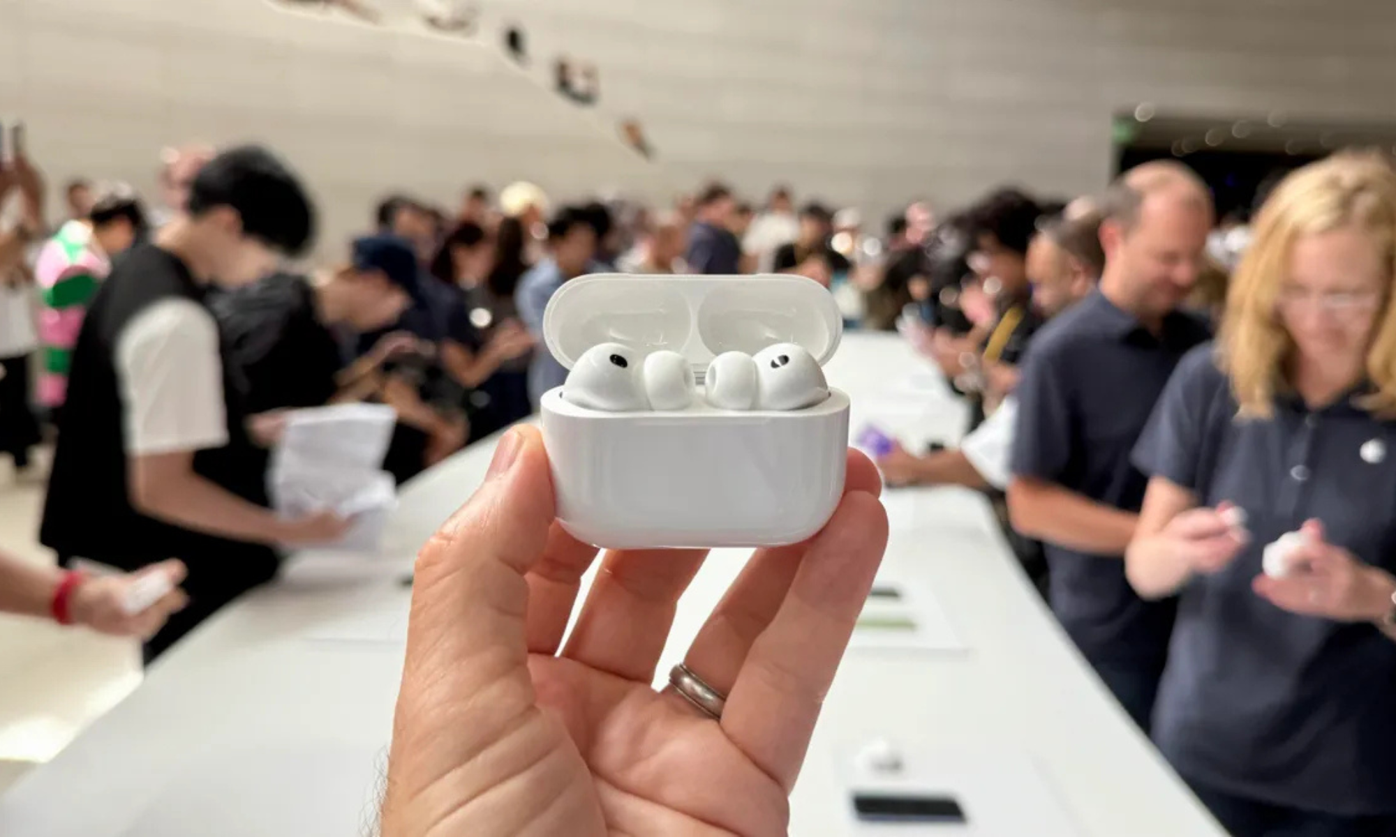 airpods-pro-3-va-airpods-pro-2-00002