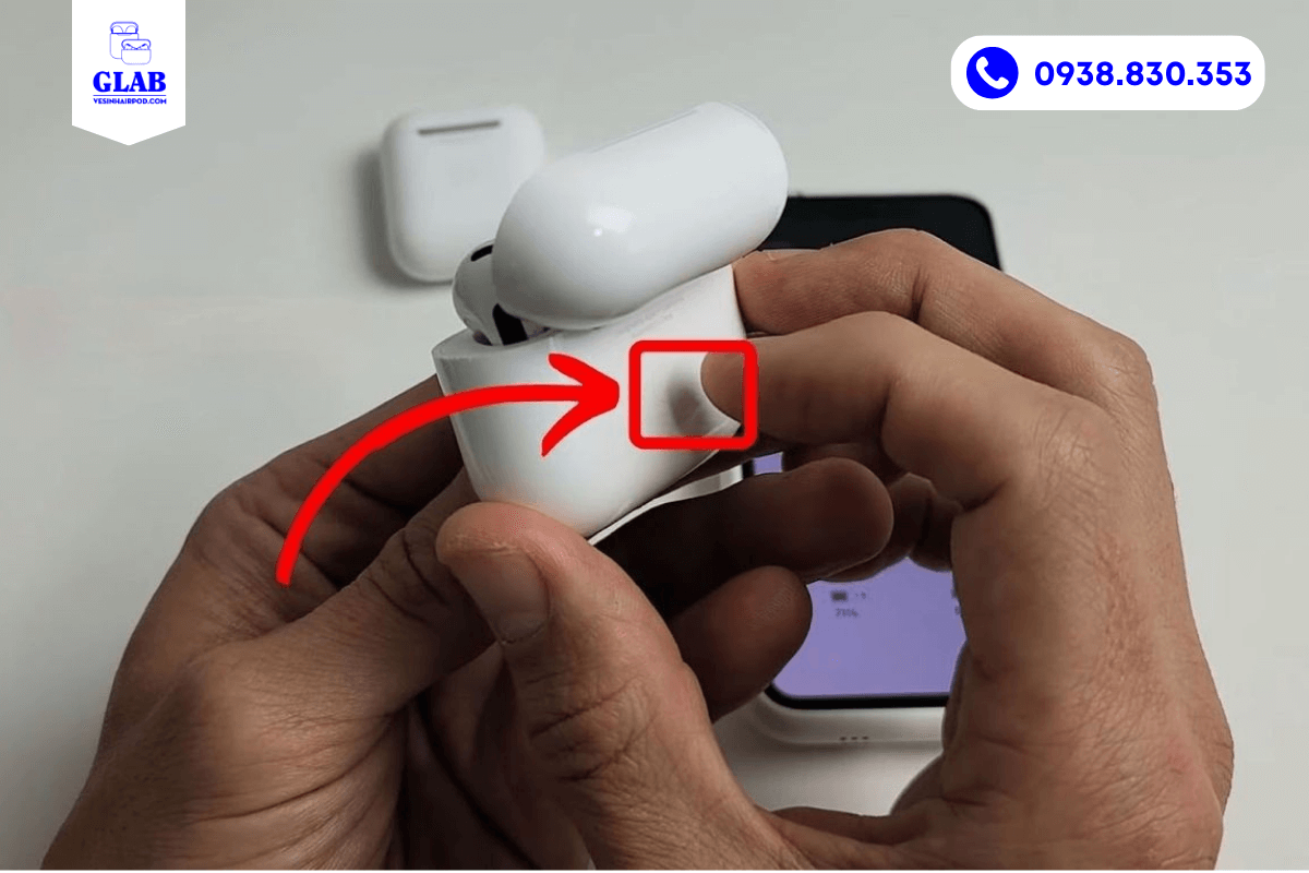 airpods-nghe-duoc-mot-luc-roi-ngat-vesinhiapod.com