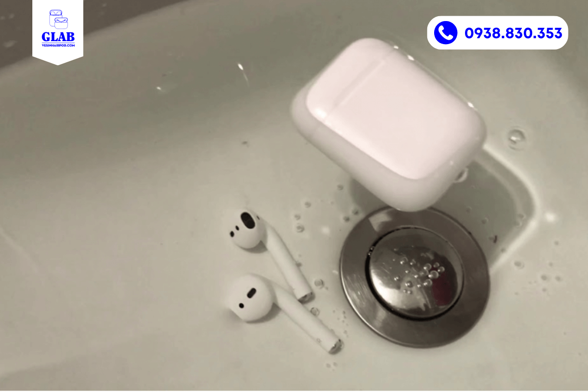 hop-sac-airpods-roi-xuong-nuoc
