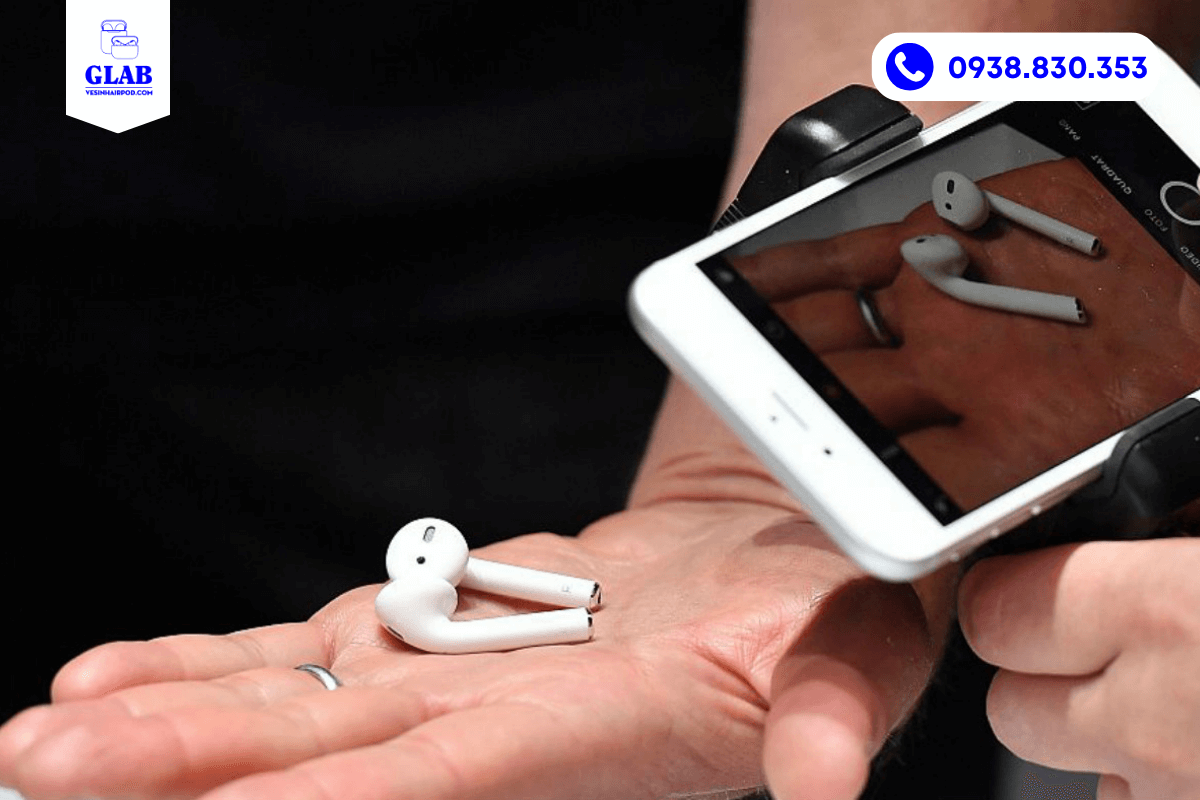nguoi-moi-dung-airpods-vesinhairpod.com
