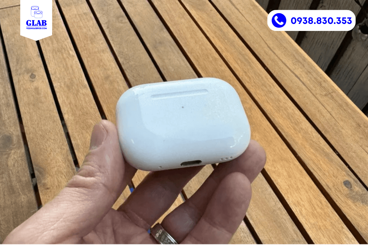 tim-hop-sac-airpods-bang-iphone