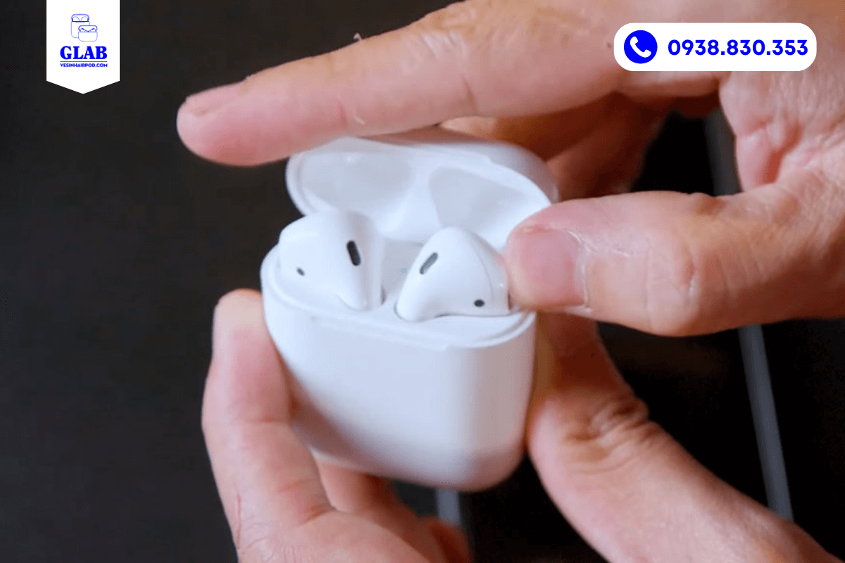 mua-hop-sac-le-airpods-da-thay-pin-vesinhairpod.com-glab