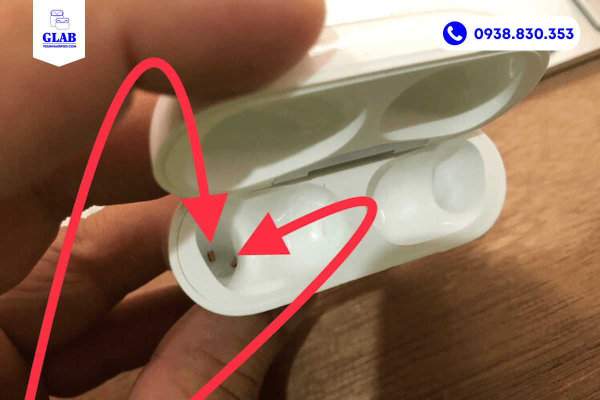 cham-airpods-nhung-khong-phan-hoi-vesinhairpod.com-glab