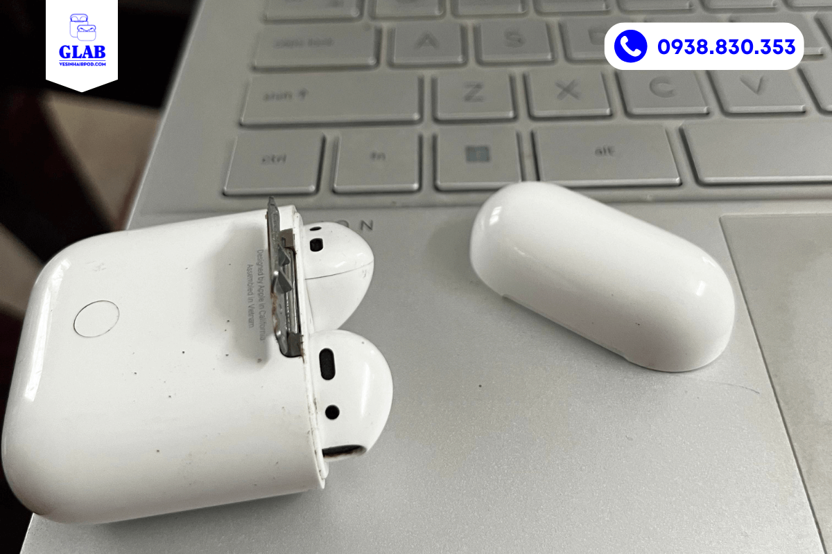 ban-le-airpods-2-bi-lech-vesinhairpod.com-glab