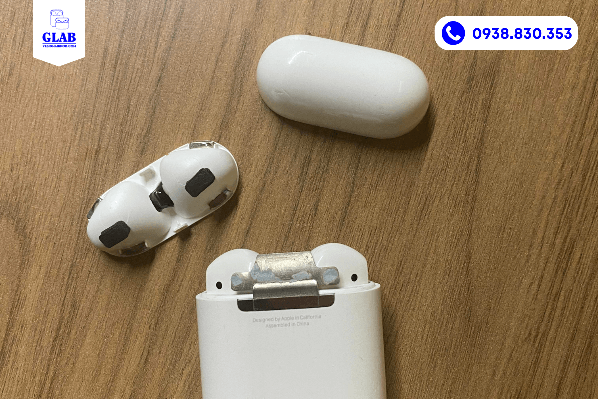 ban-le-airpods-2-bi-lech-vesinhairpod.com-glab