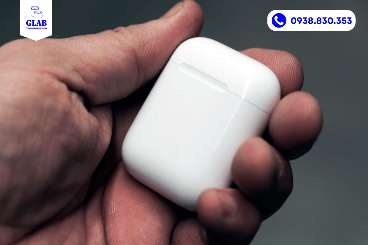 thay-ban-le-airpods-2-vesinhairpod.com-glab