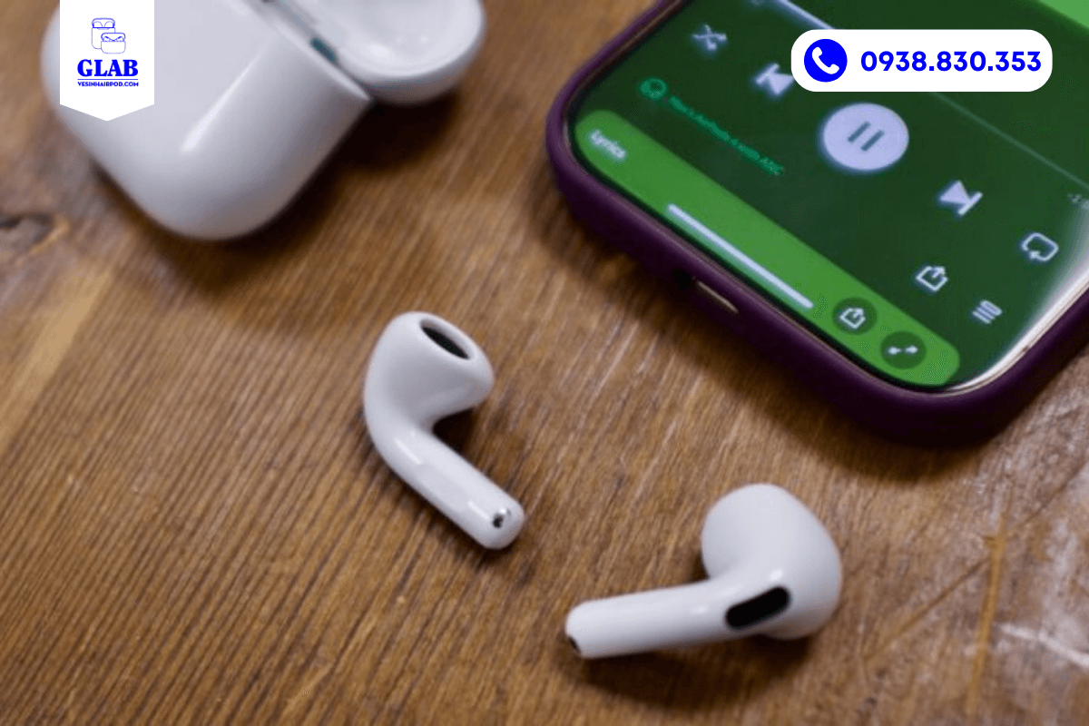 thay-vo-airpods-bi-mop-vesinhairpod.com-glab