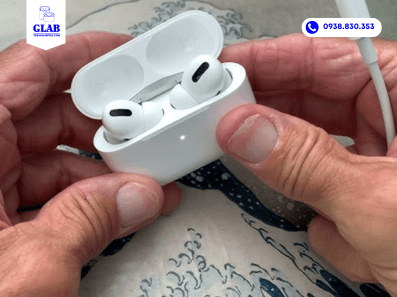 airpods-pro-khong-nhan-sac-vesinhairpod.con-glab