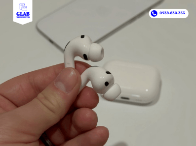 cach-bat-tinh-nang-dich-truc-tiep-tren-airpods-glab-vesinhairpod.com