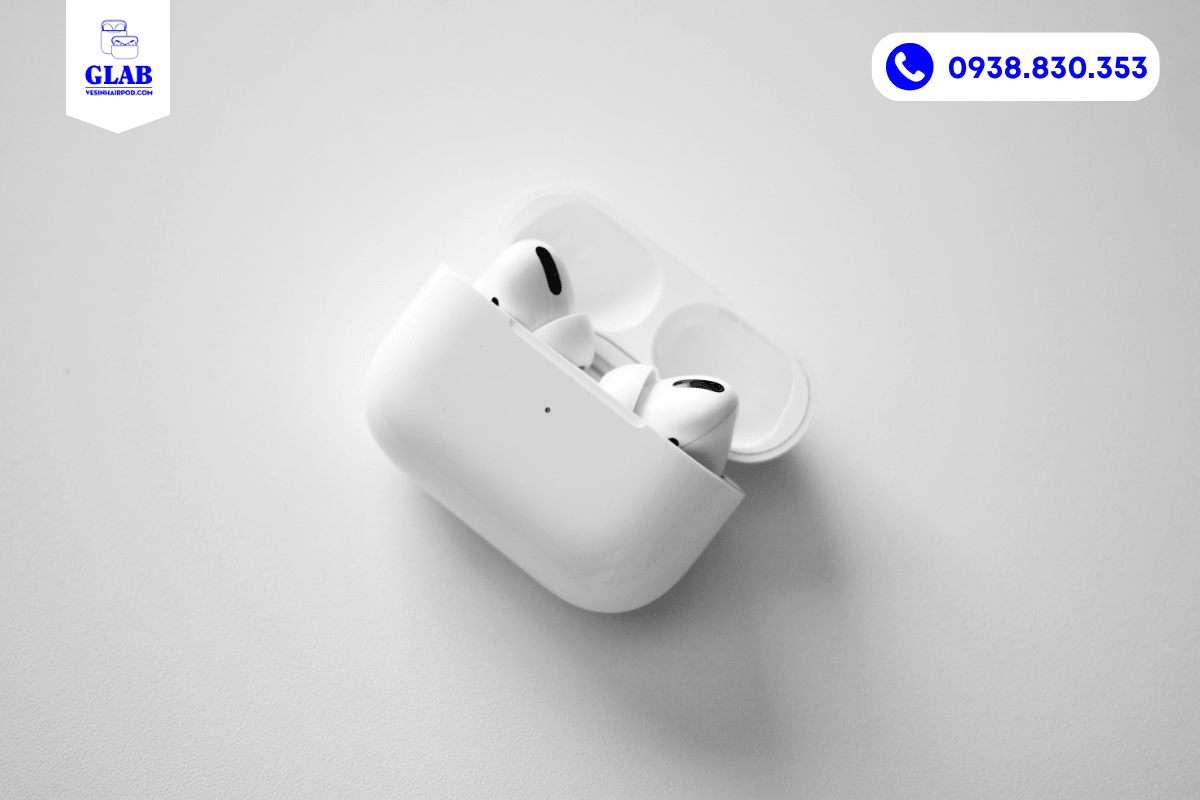 thay-vo-hop-airpods-vesinhairpod.com-glab